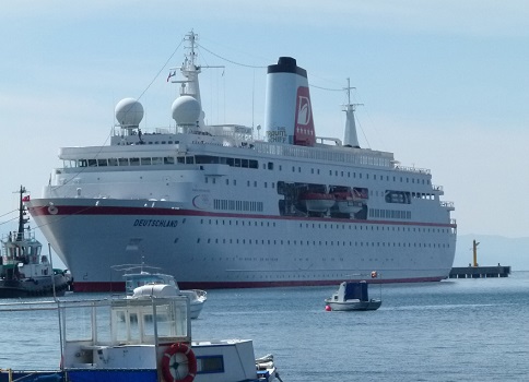 Bodrum’a sezonun ilk gemisi geldi
