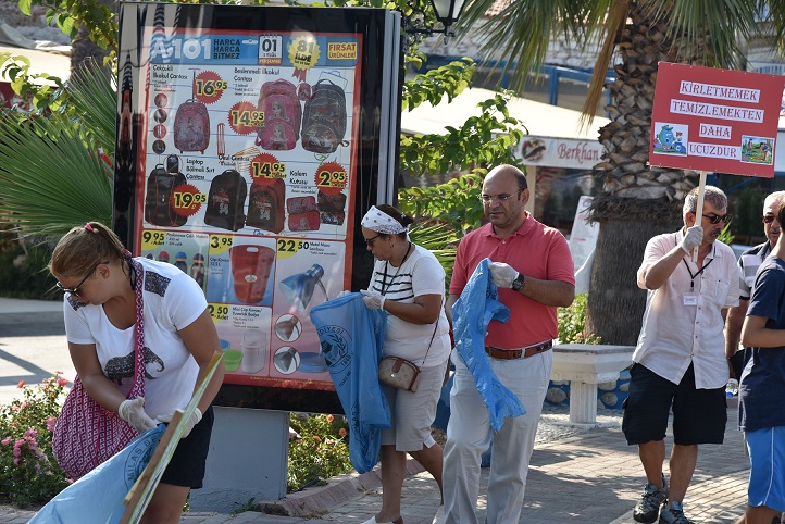 Güllük’te çevre temizliği çağrısı