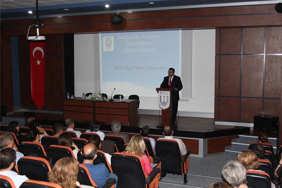 Okul yöneticilerine e-konferansla yönetici eğitimi