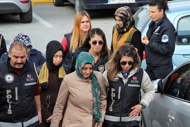 FETÖ ablaları tutuklandı