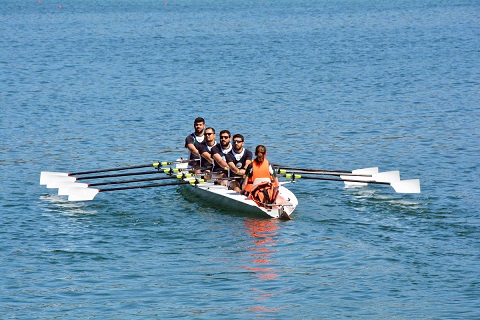 Kürek yarışları nefes kesti