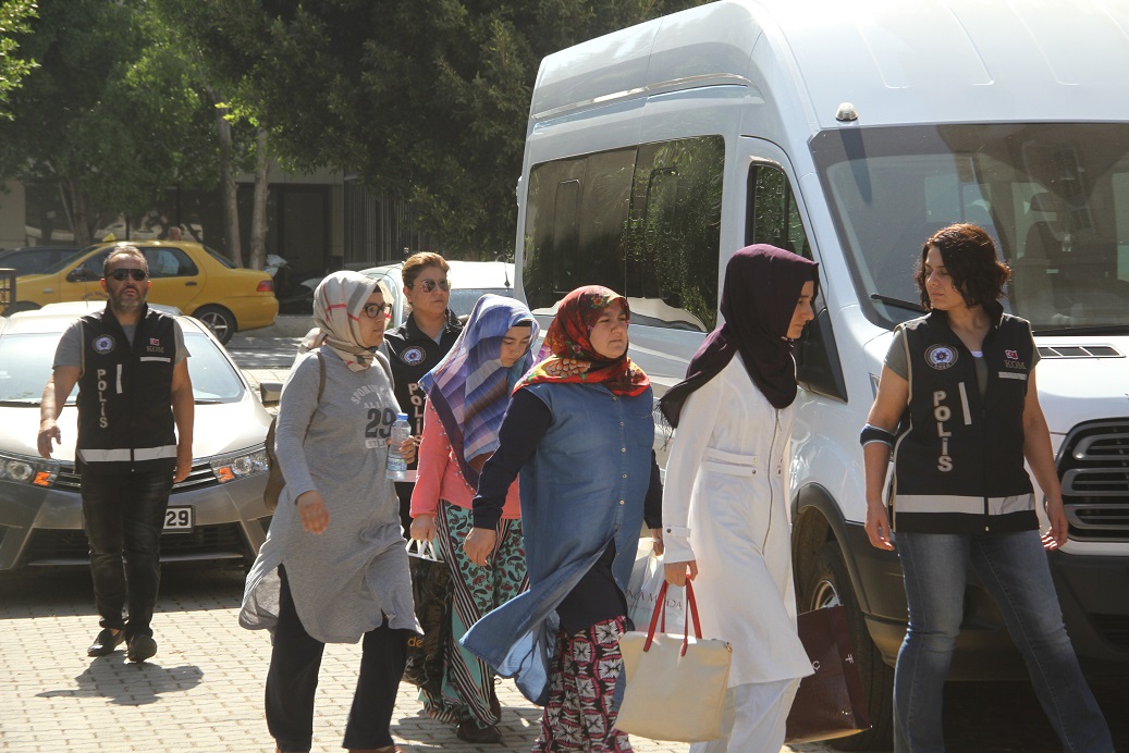 Fethiye'de FETÖ'den 3 tutuklama