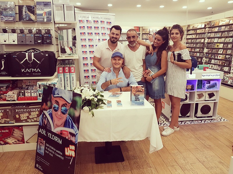 Adil Yıldırım, okurlarıyla buluştu