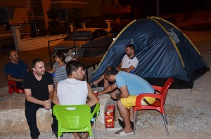 Tatil çadırları değil deprem çadırları!