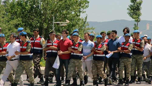 Duruşmaya tatil arası