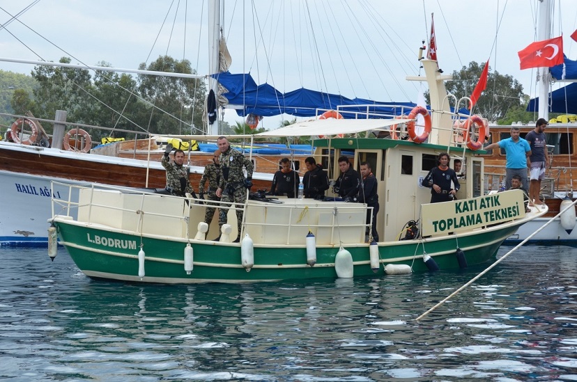 Denizden 500 kg katı atık çıktı