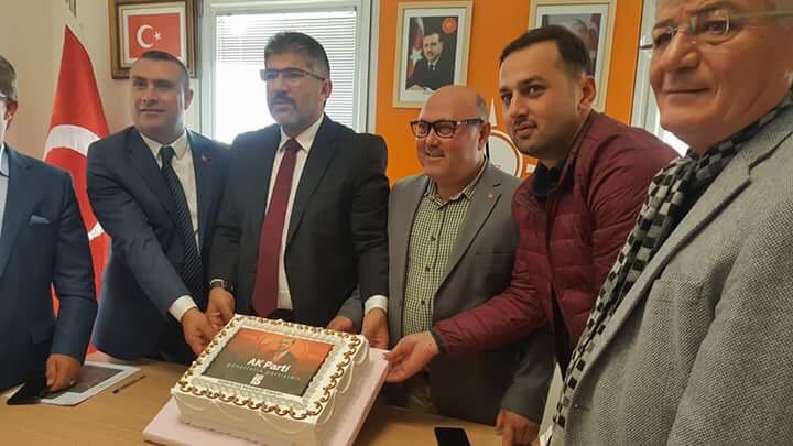 “AK Parti büyük bir başarıya imza attı”