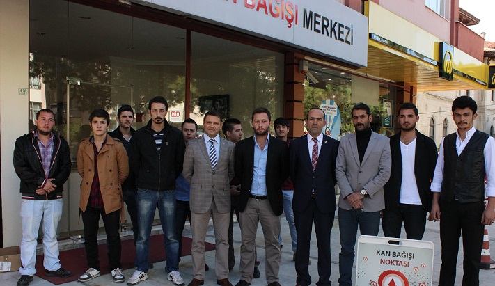 Alperen Ocaklarından kan bağışı