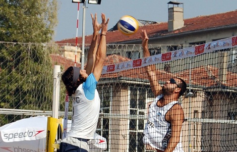 Plaj Voleybolu Ligi sürüyor