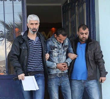Patronunun evini soymaya kalktı