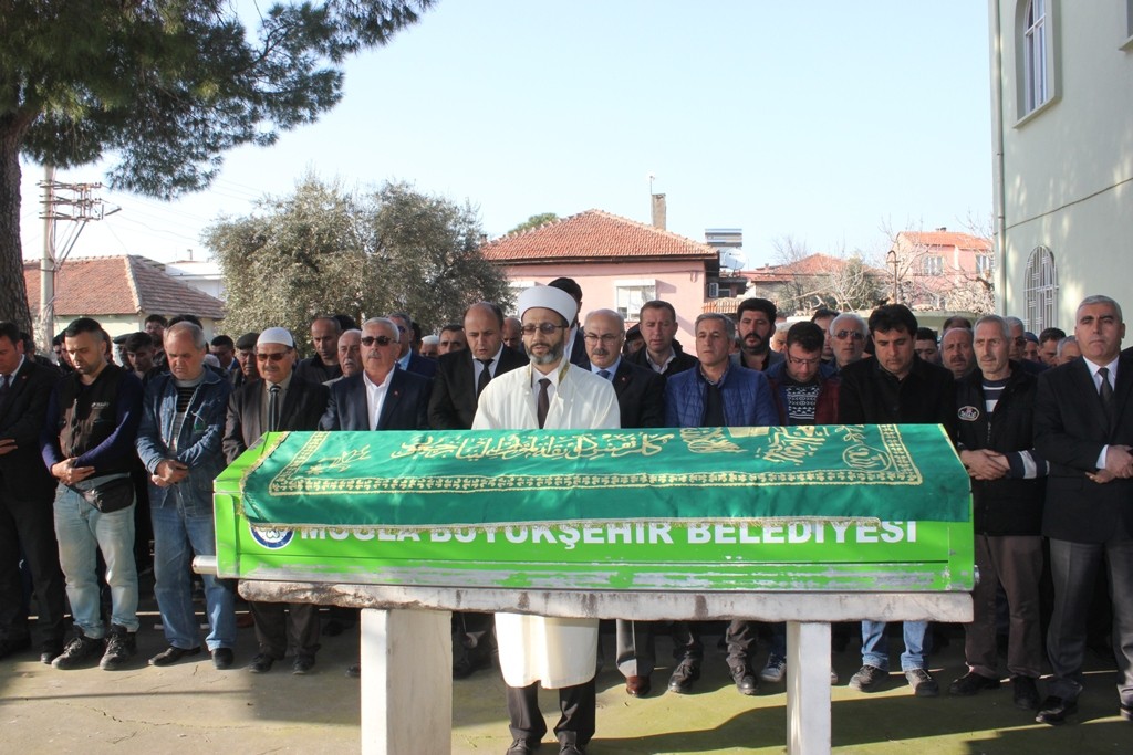 Göçükte Hayatını Kaybeden Engin Tutuk Toprağa Verildi