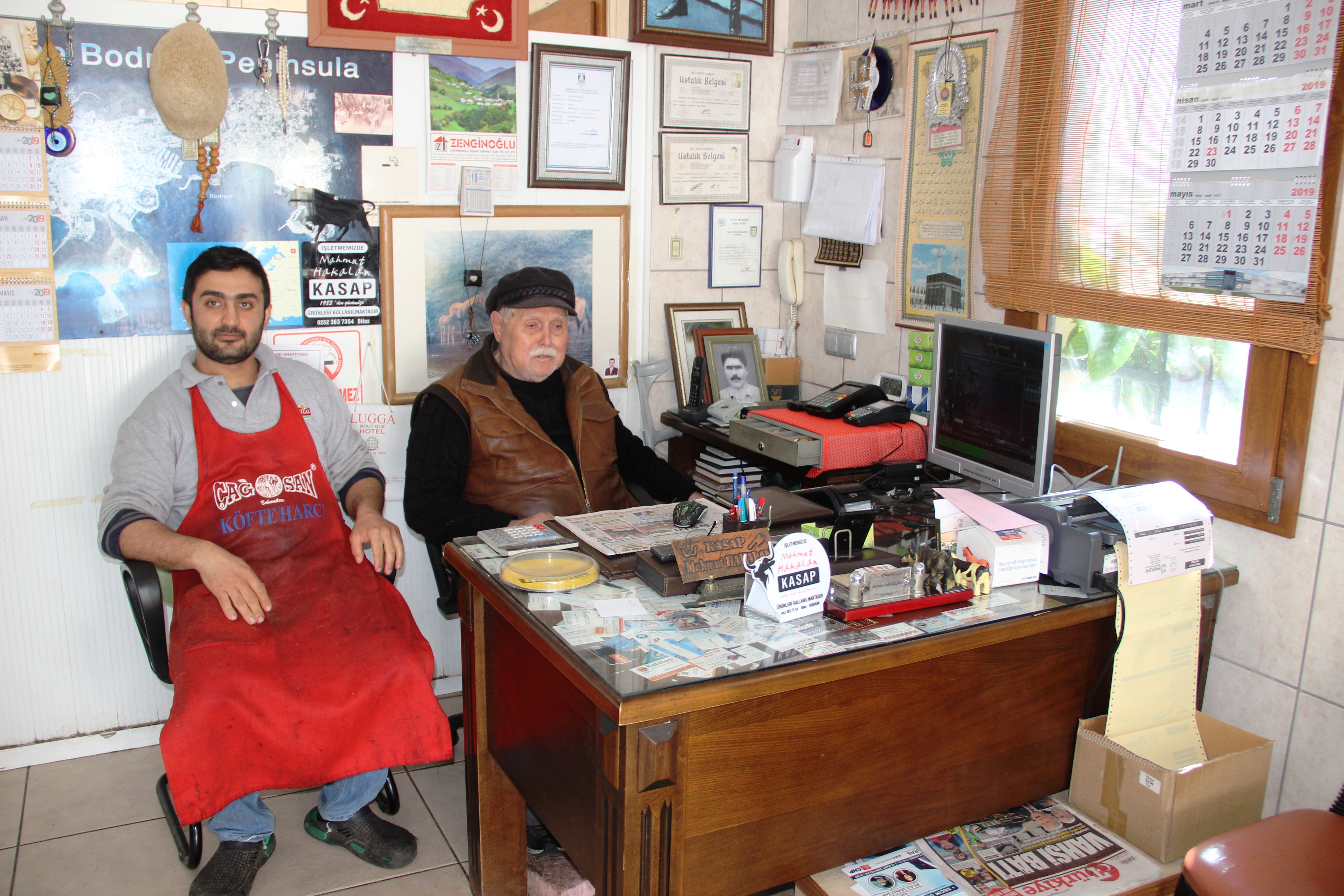 Kasabı soyan hırsızlar okuma gözlüğünü de çaldı