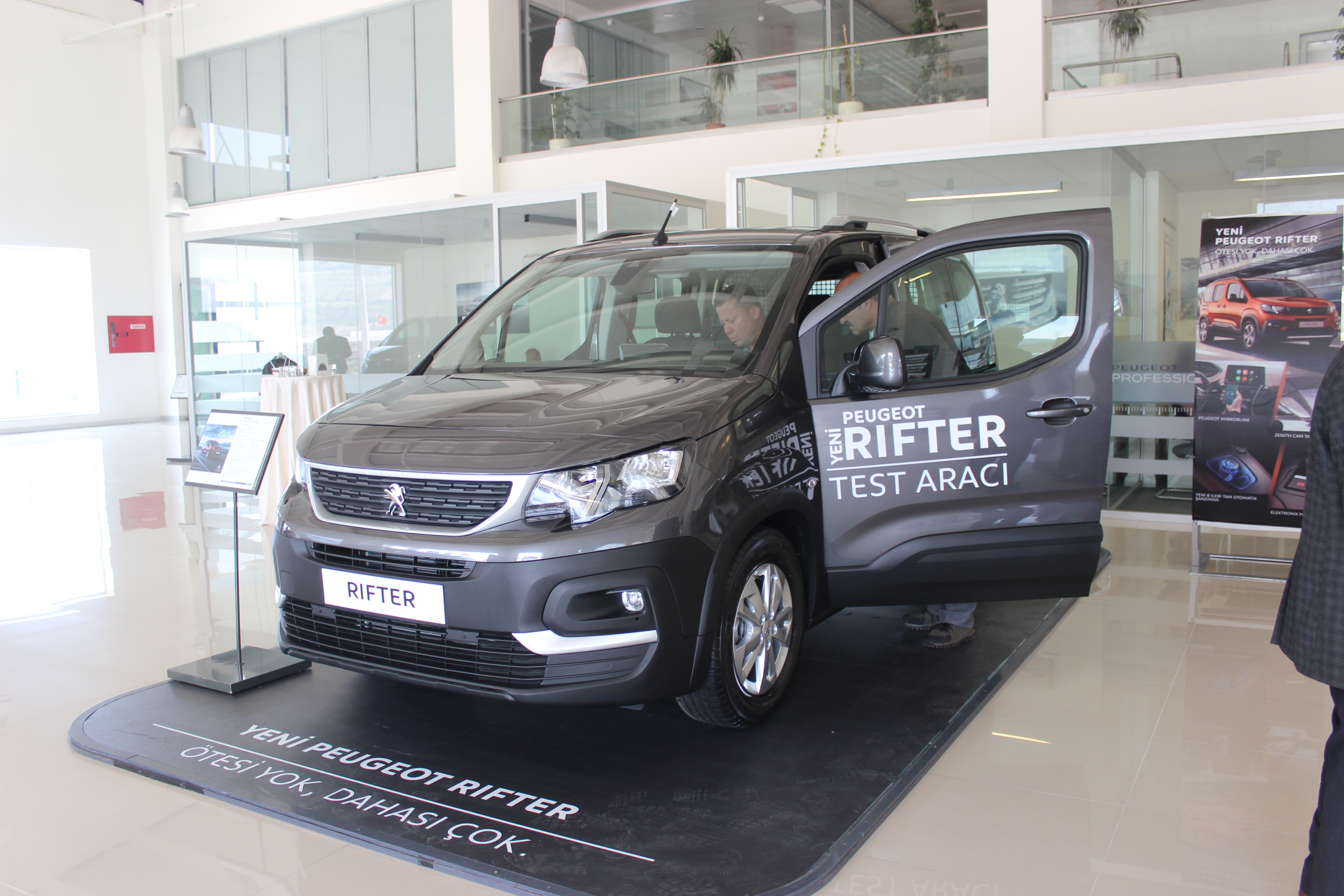 Yeni Peugeot RIFTER kamuya tanıtıldı