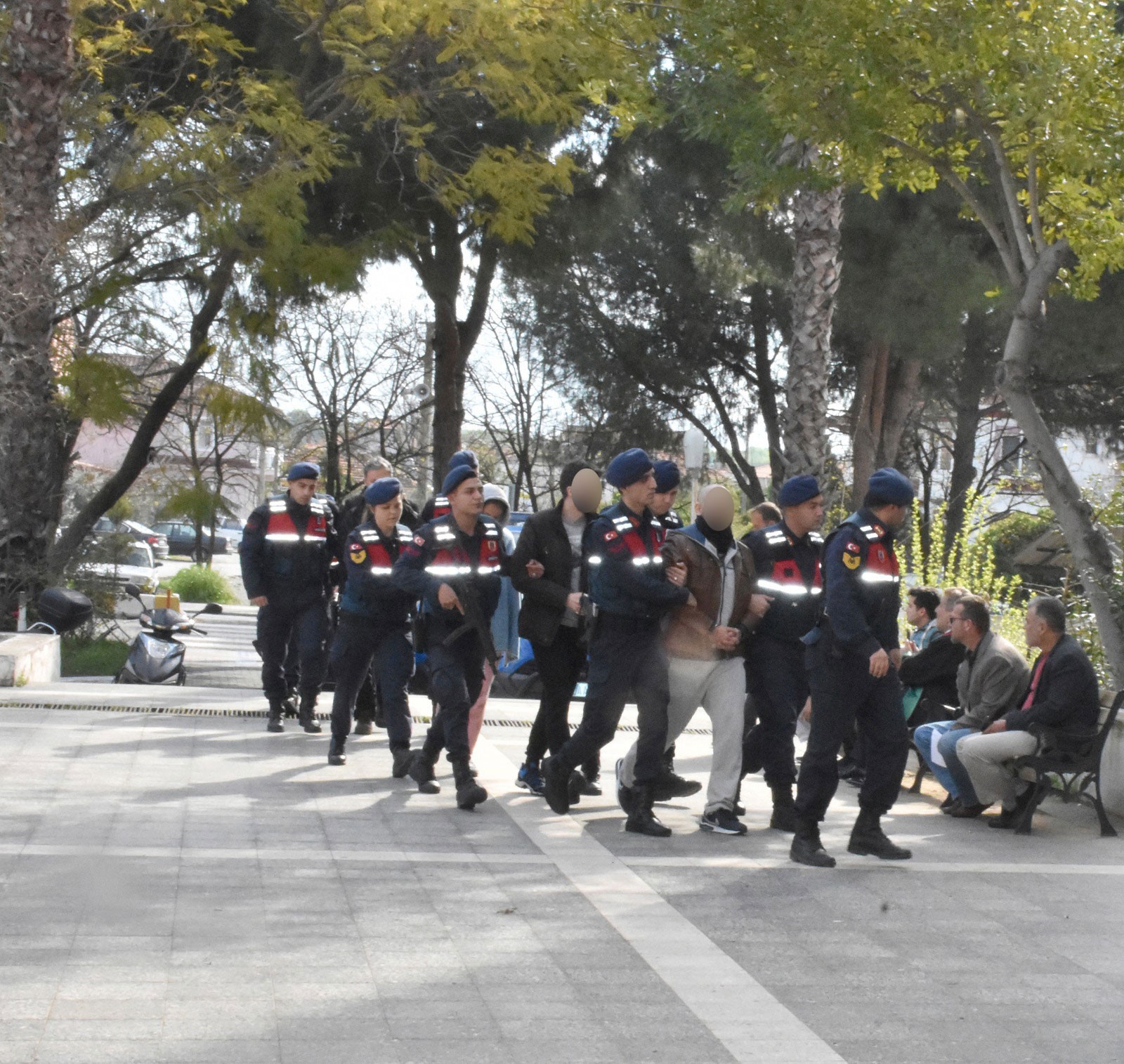 FETÖ'den ihraç eski asker baba-oğul yakalandı