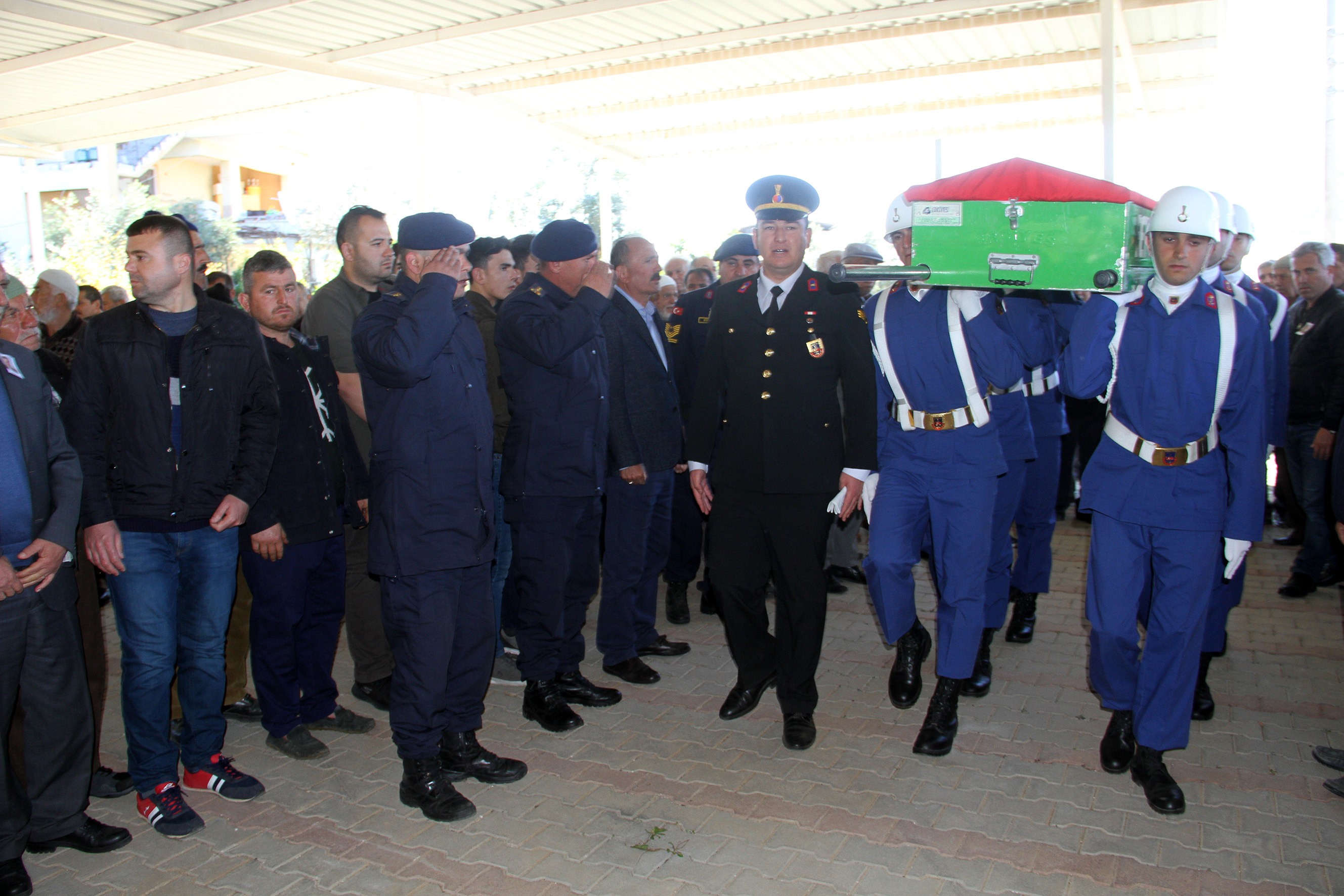 Emekli Yarbay Koç askeri törenle defnedildi