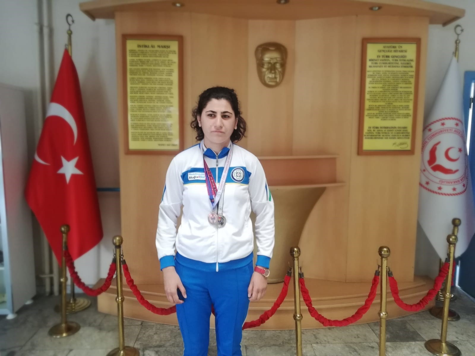 Özel öğrenci atletizm yarışlarında 2 madalya birden aldı