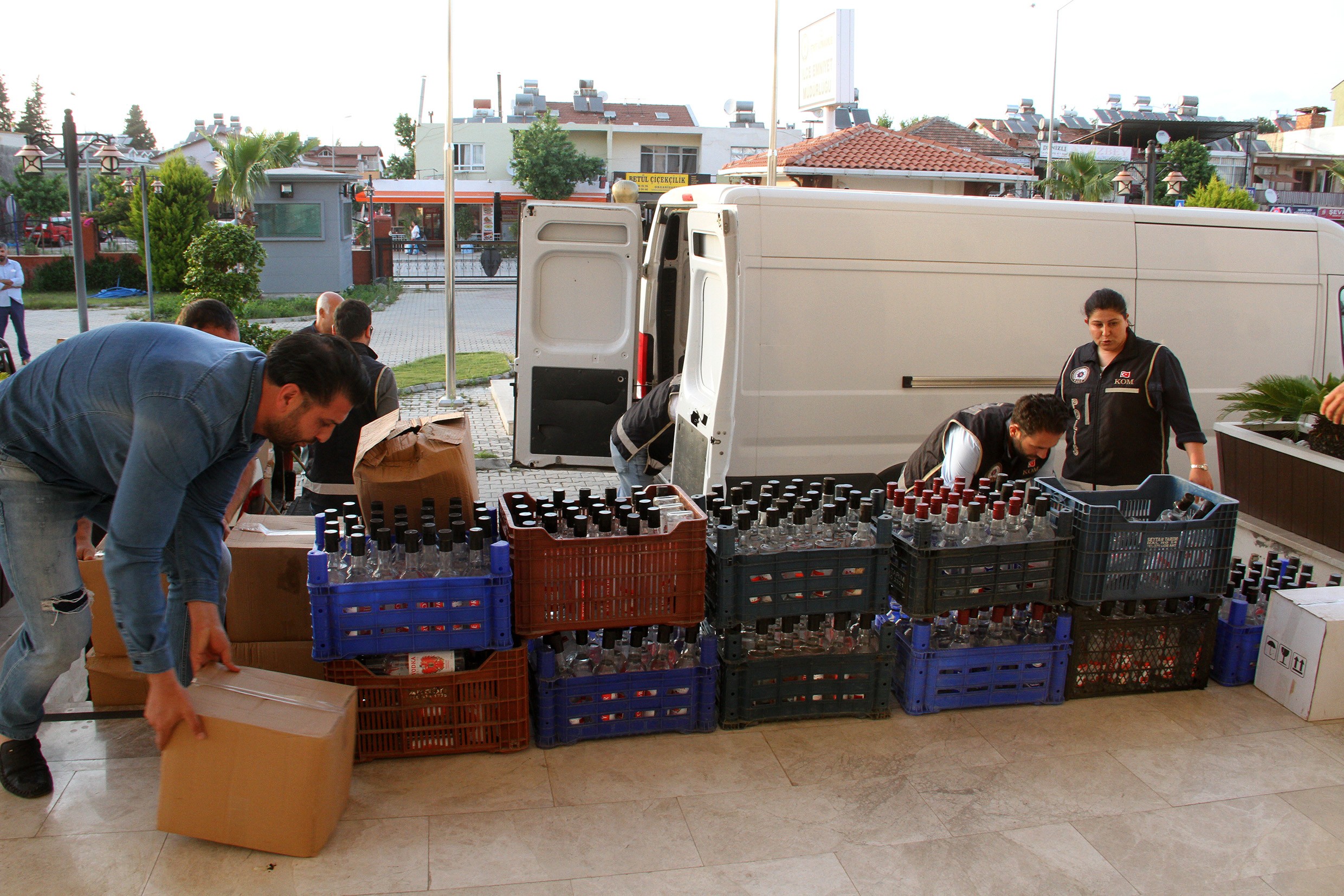 Turizm sezonu öncesi Fethiye'de sahte içki operasyonu