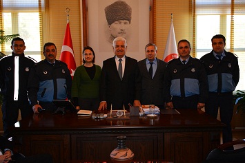 Belediyede terfi sevinci