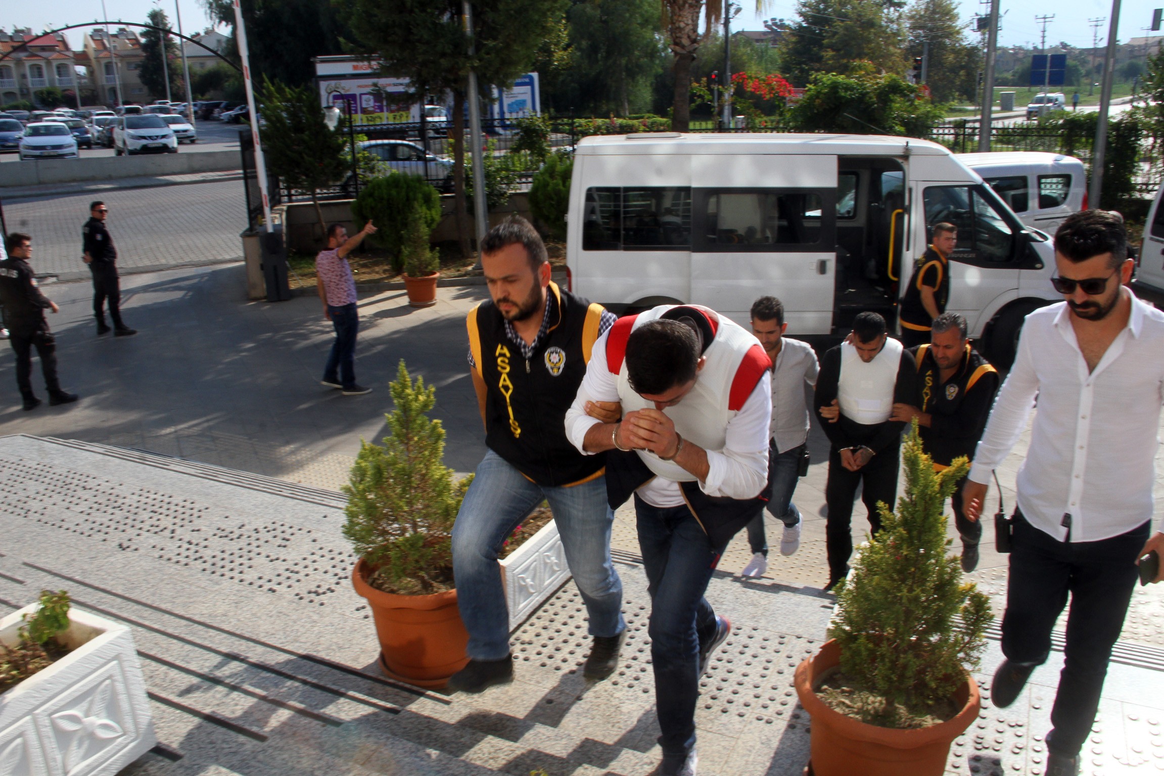 Kan davası cinayeti zanlıları baba-oğul tutuklandı