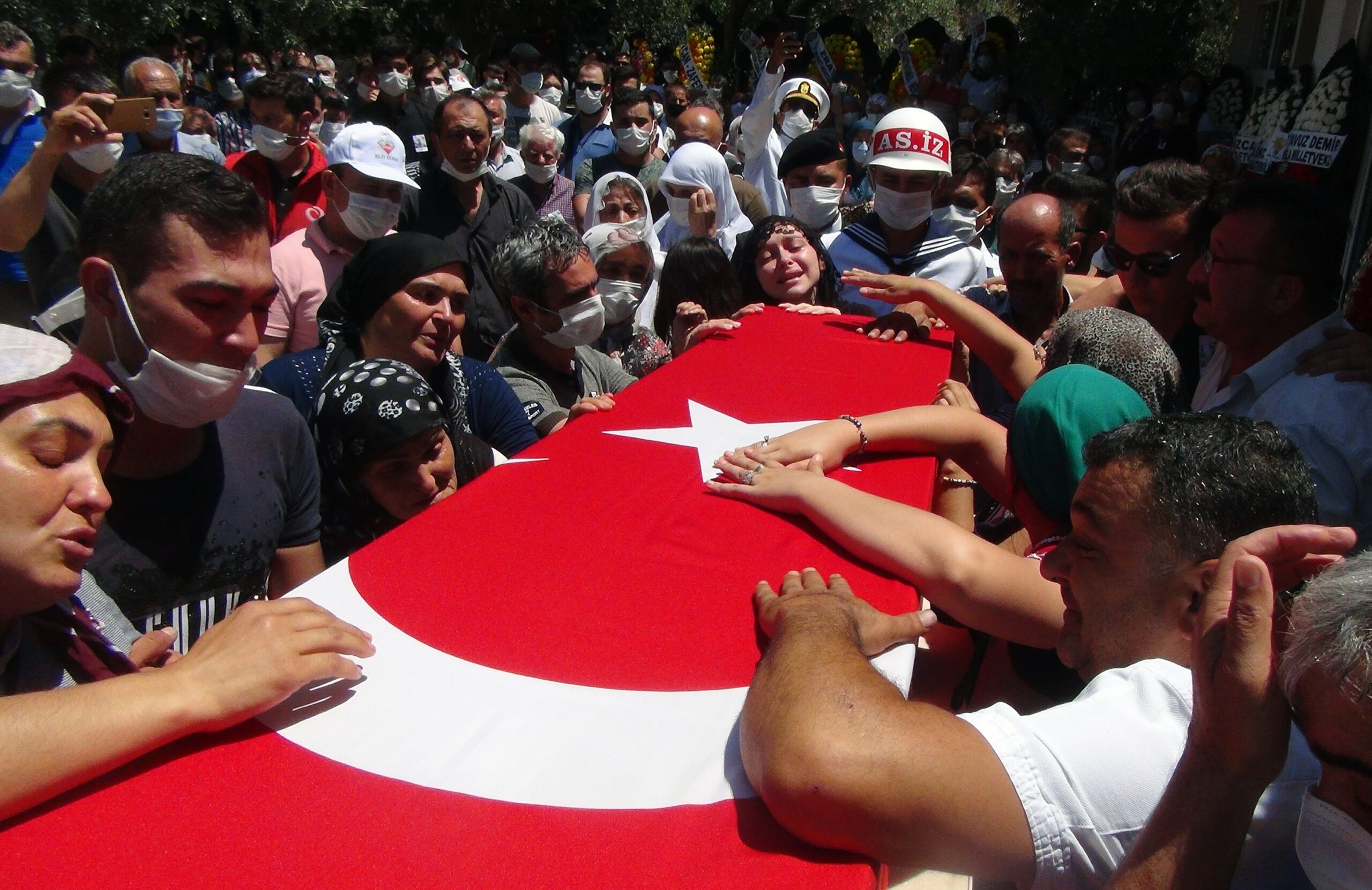 Muğla şehidini son yolculuğuna uğurladı