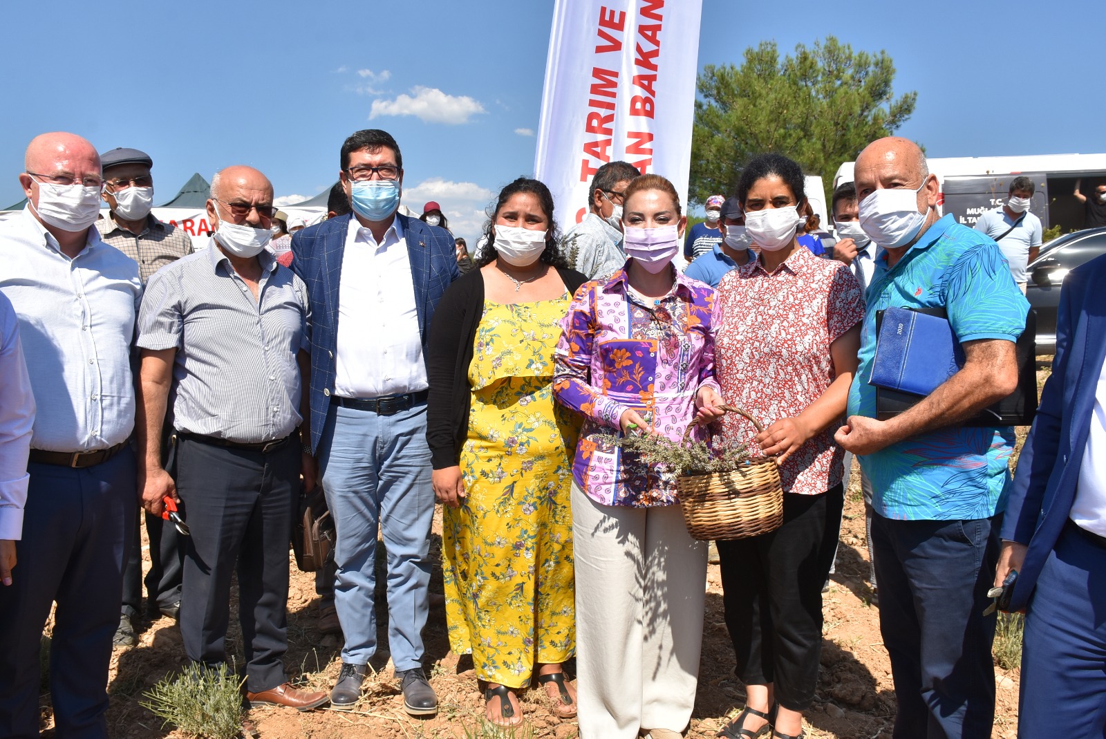 Bitki vadisi projesinin ilk hasadı yapıldı