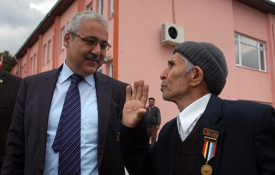 Vali, Gazi ile yakından ilgilendi