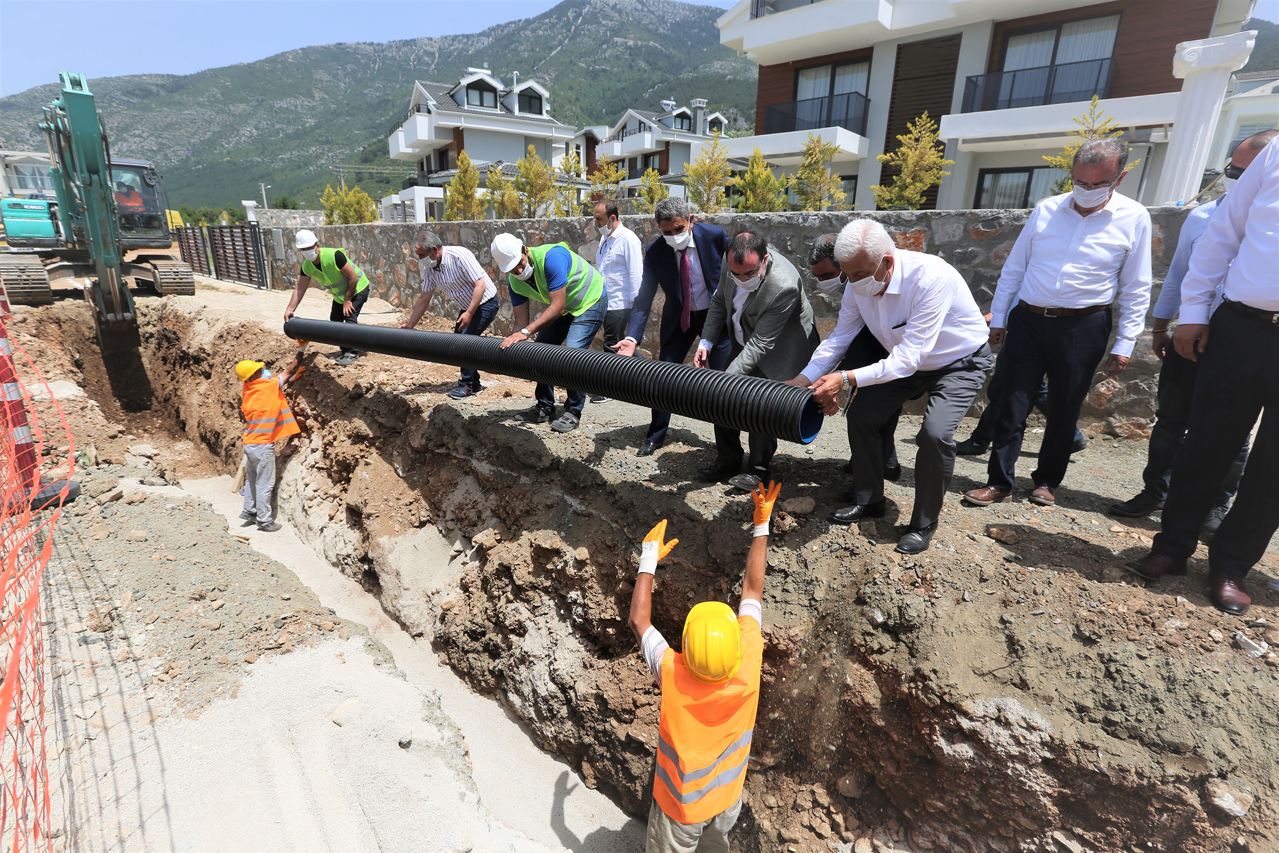 Fethiye’de Kanalizasyon Çalışmaları Devam Ediyor