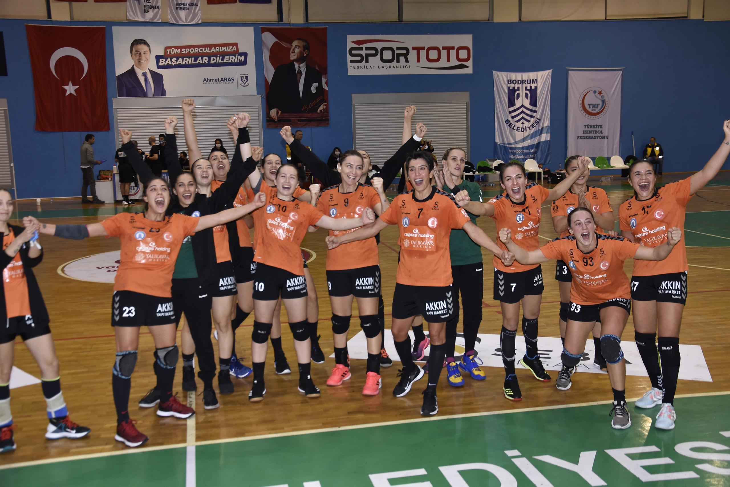 Hentbol Kadınlar EHF Avrupa Kupası’ nda,  Yalıkavakspor: 30 - İzmir Büyükşehir Belediyespor: 26