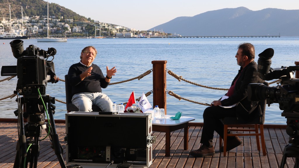 HAYAT SOHBETLERİNDE ÜNLÜ İSİMLER