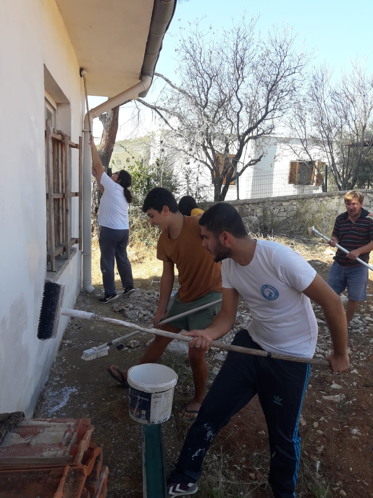 Ülkü Ocaklarından İlkokula Yardım