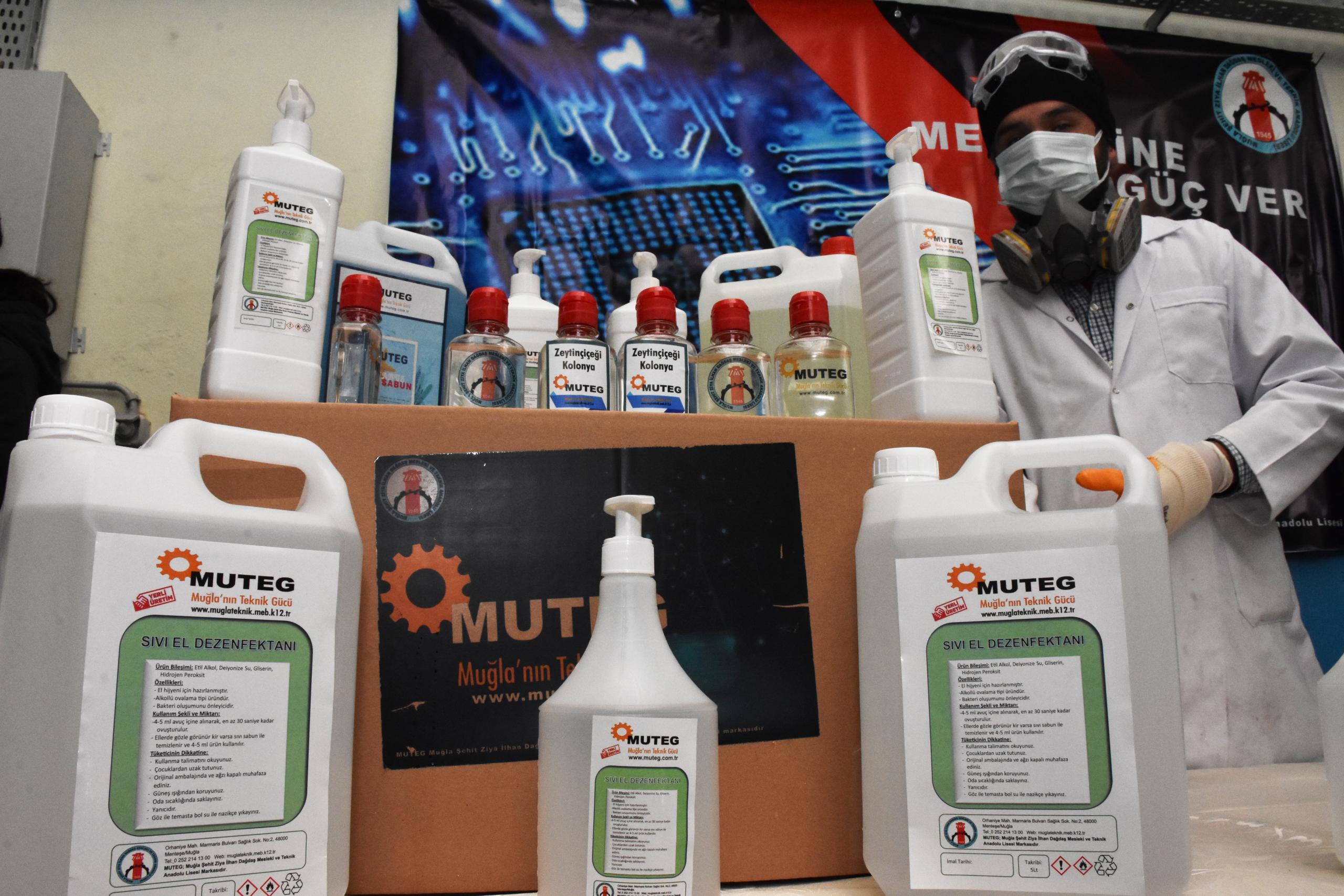 meslek lisesi öğretmenleri 70 bin litre dezenfektan üretti