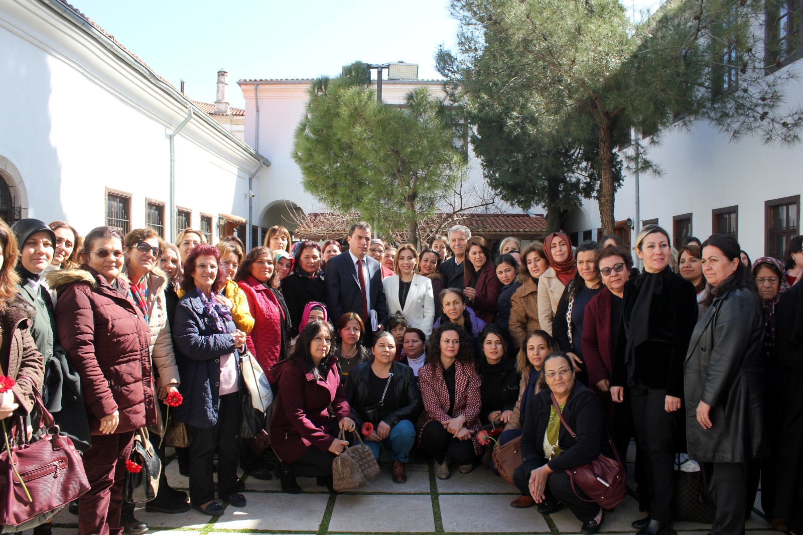 gökcan'dan 5 aralık dünya kadın hakları günü mesajı