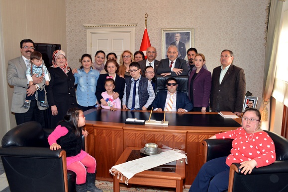 Down Sendromlular Güvençer’i ziyaret etti
