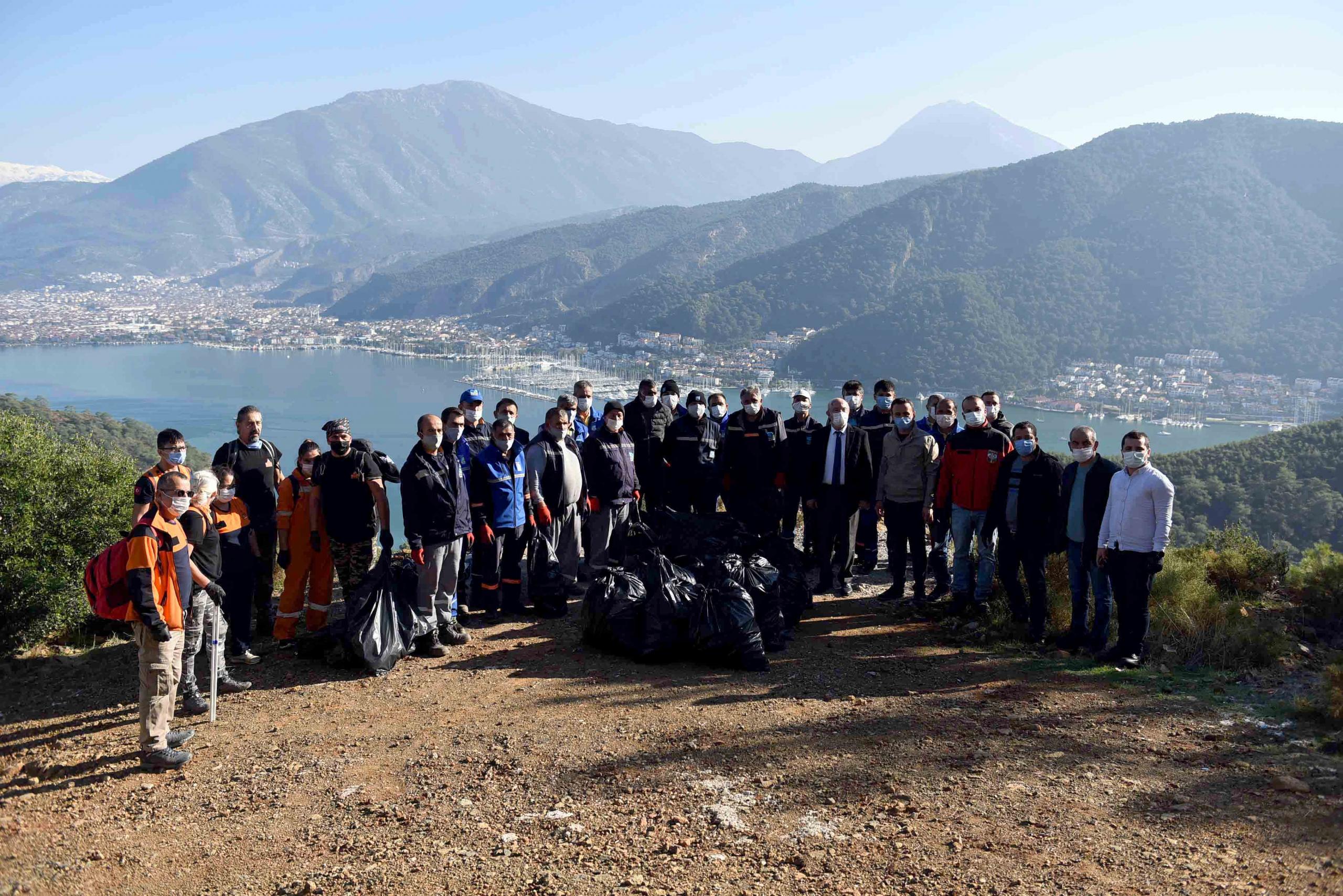 Çevre temizliğinde 5 ton çöp toplandı