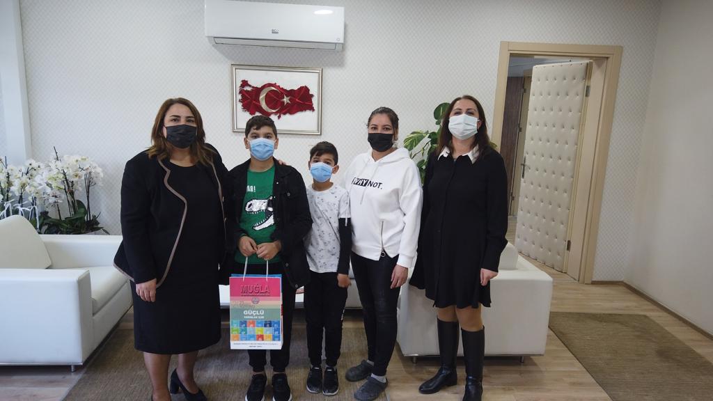 Doktorlardan uzaktan eğitime destek