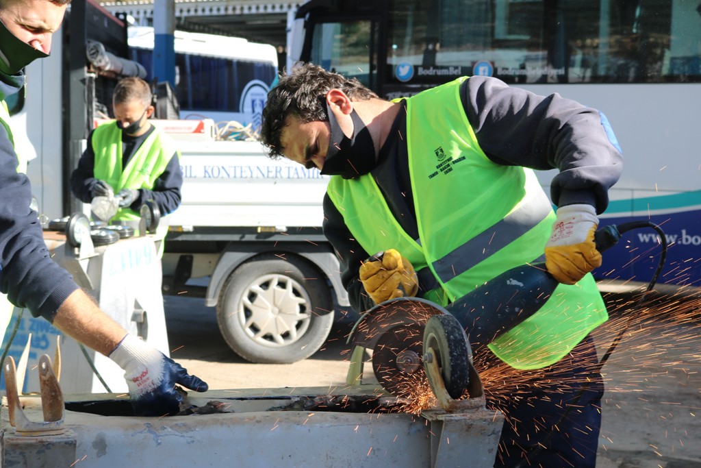 YERİNDE BAKIM VE TAMİRLER YAPILIYOR