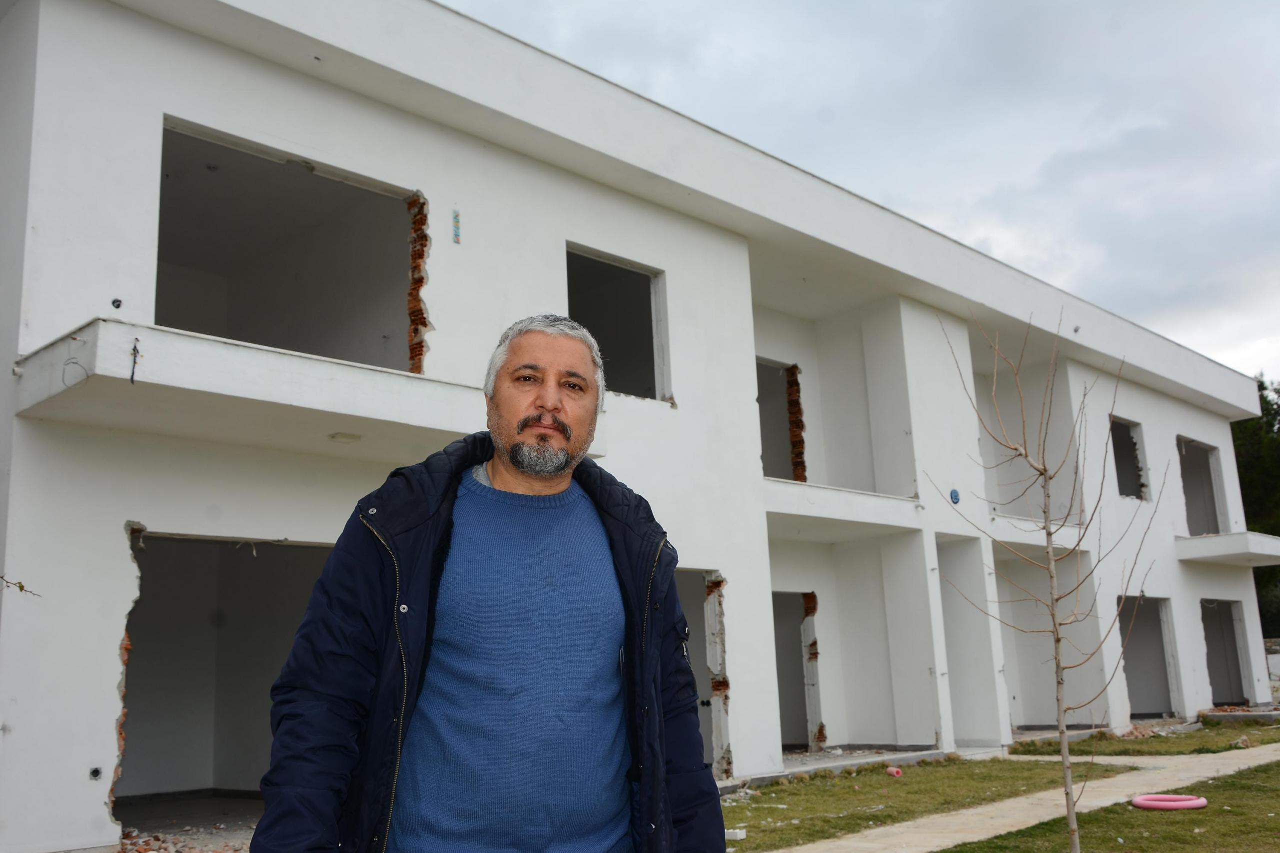 Datça'da kaçak butik otel sahibi tarafından yıkıldı