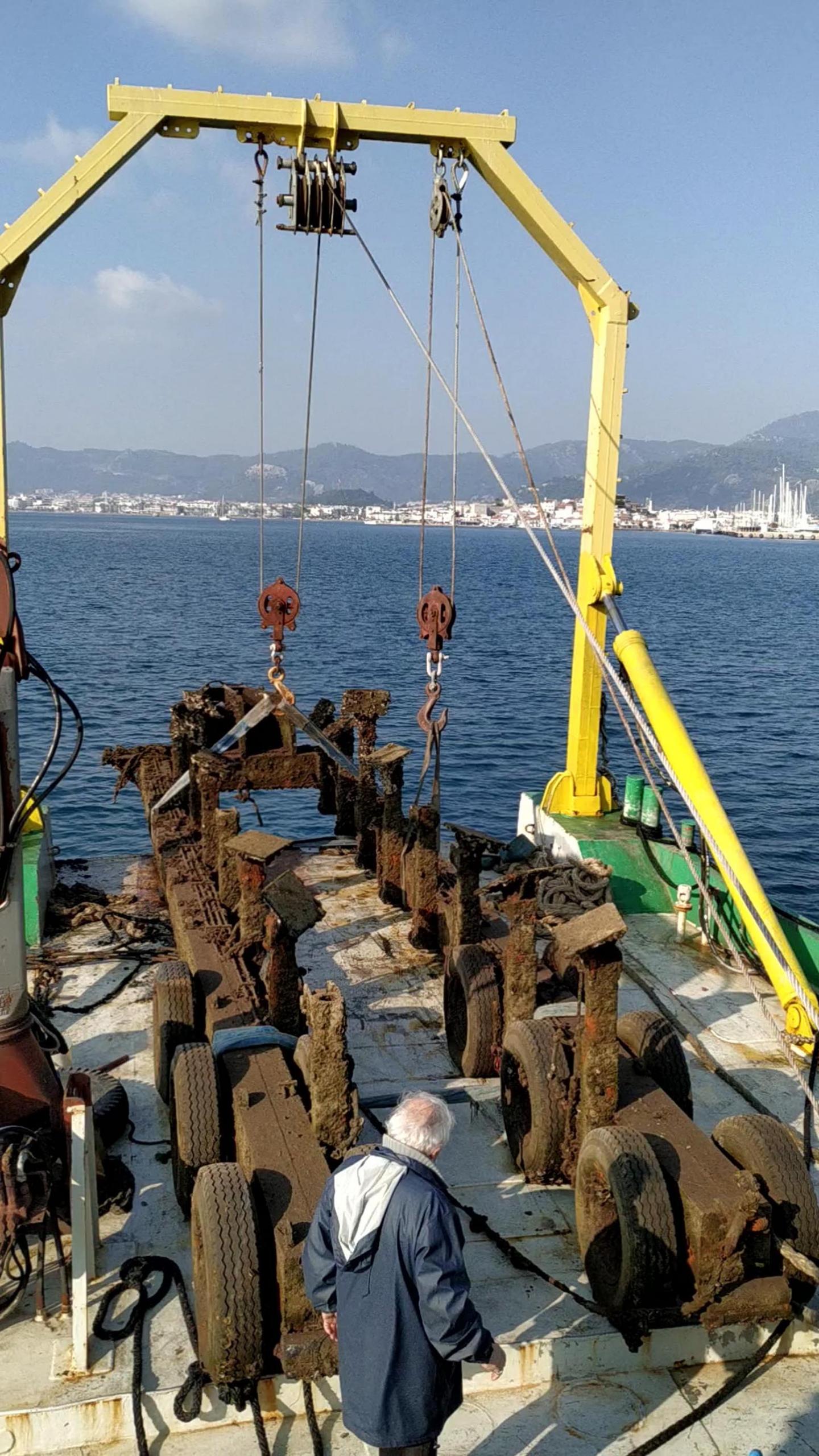 Deniz dibi temizliğinde çıkanlar 'yok artık' dedirtti