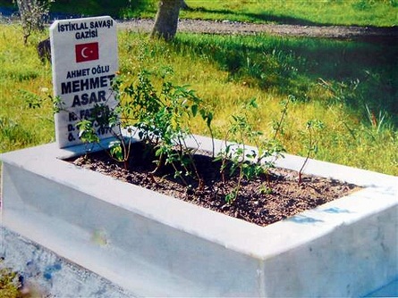 Gazi’nin mezarı düzenlendi