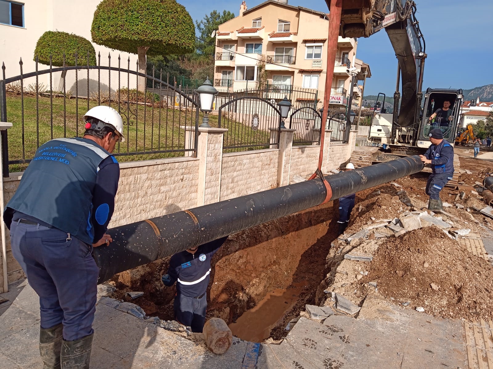 MARMARİS’TE İÇME SUYU HATTI YENİLENİYOR