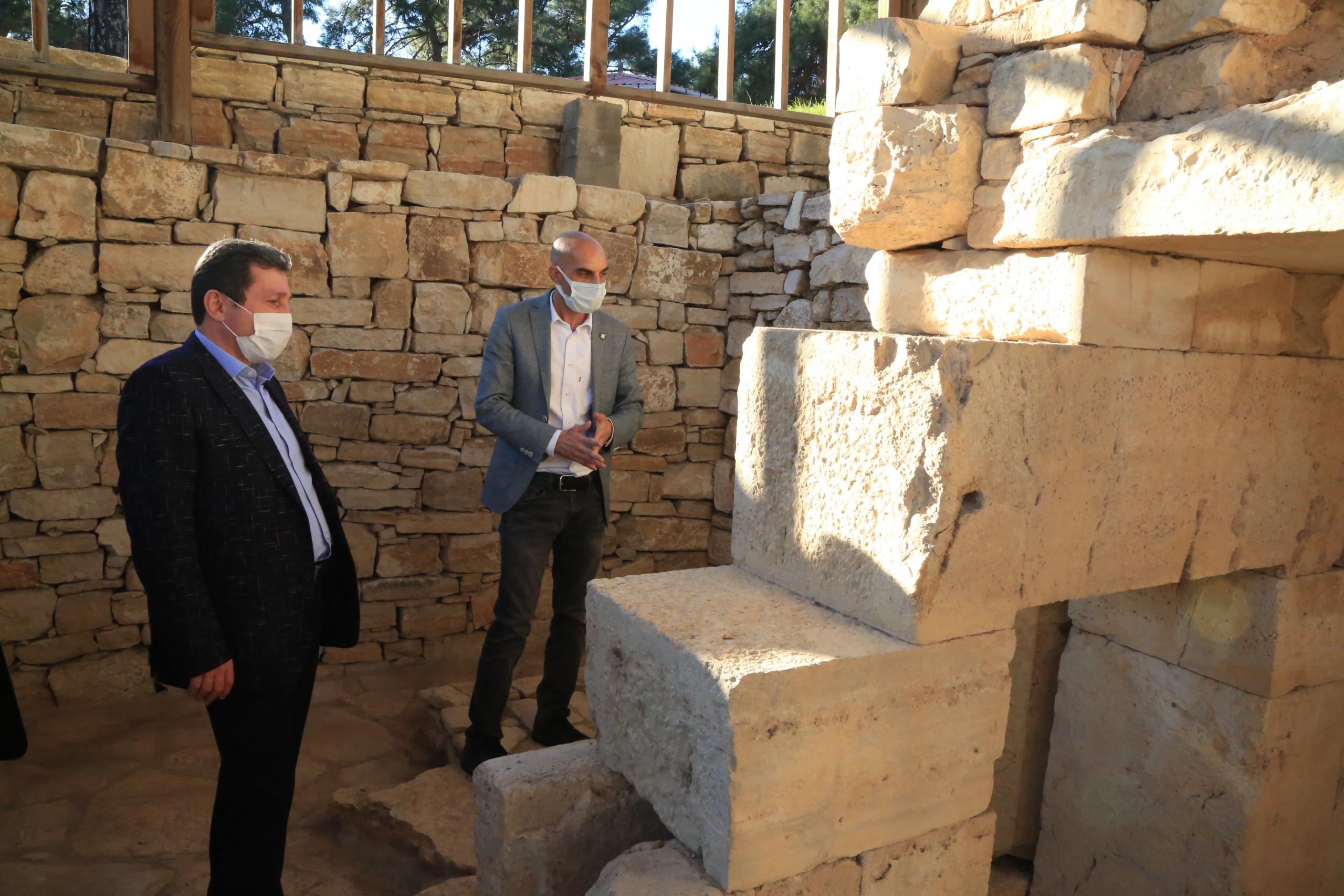 Vali Tavlı'dan Ören Arkeopark Alanı'nda inceleme