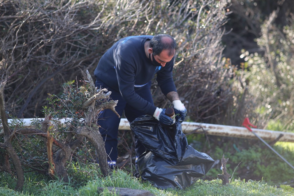 TEMİZLİK ESNASINDA KEDİLER DE UNUTULMADI