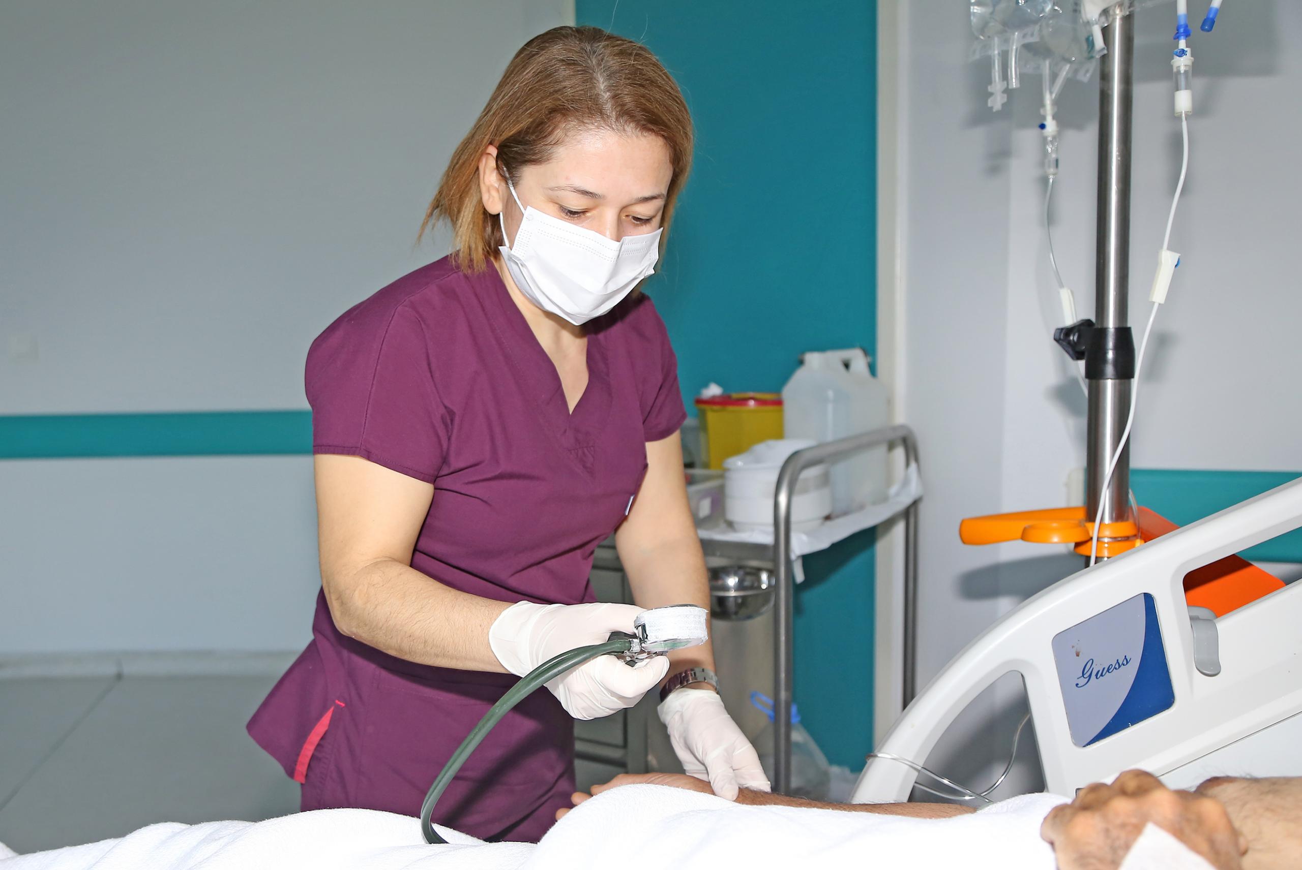 KOVİD-19 HASTALARI YAŞADIKLARINI ANLATTI