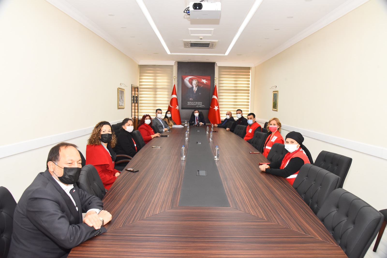 KIZILAY ŞUBE BAŞKANLARINDAN VALİ TAVLI’YA ZİYARET