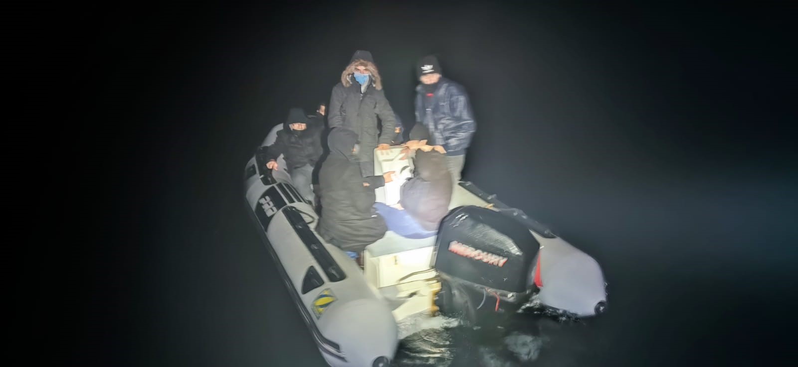 Türk kara sularına itilen bottaki 7 düzensiz göçmen kurtarıldı