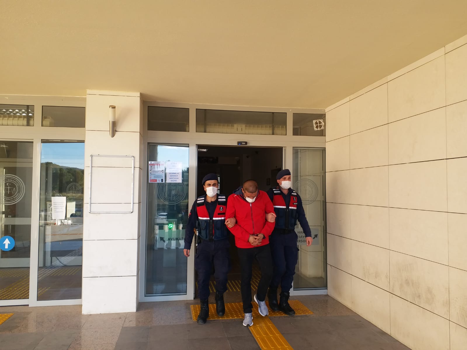 17 suçtan aranırken yakalanan zanlı tutuklandı