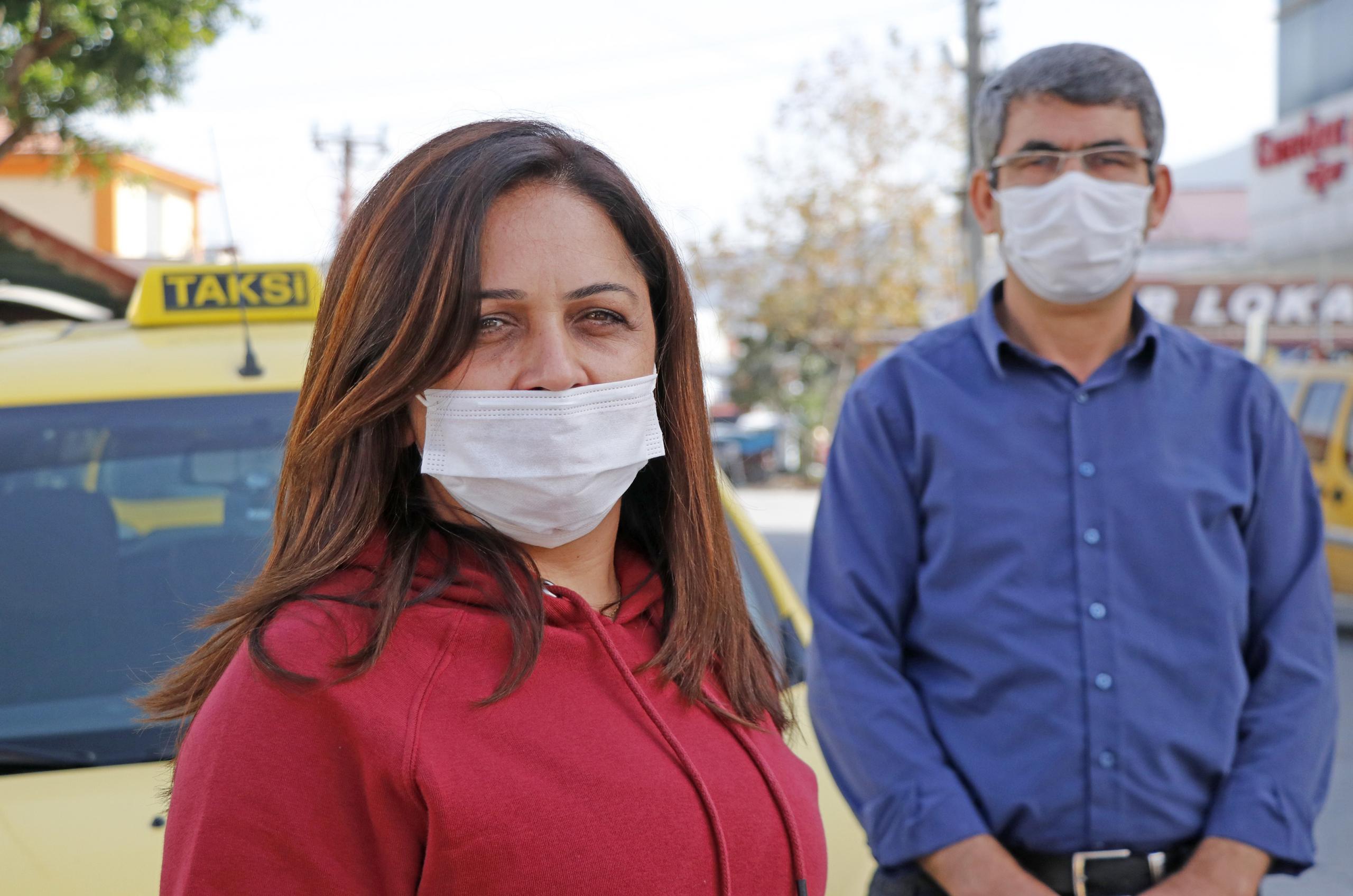 Fethiyeli karı koca aynı durakta farklı taksilerde şoförlük yapıyor