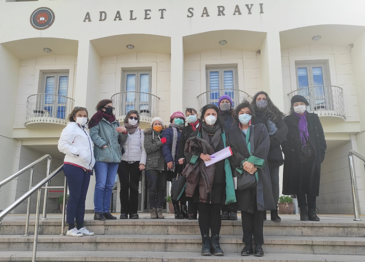 Muğla'da eşini av tüfeğiyle öldürdüğü öne sürülen sanığın yargılanmasına devam edildi