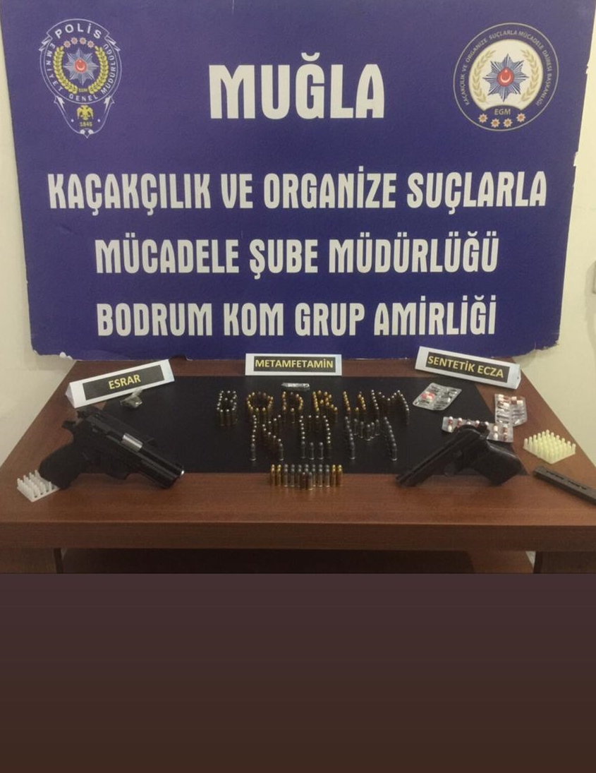 tehditle noterden araç satışı yapıldığı iddiasıyla 2 kişi gözaltına alındı