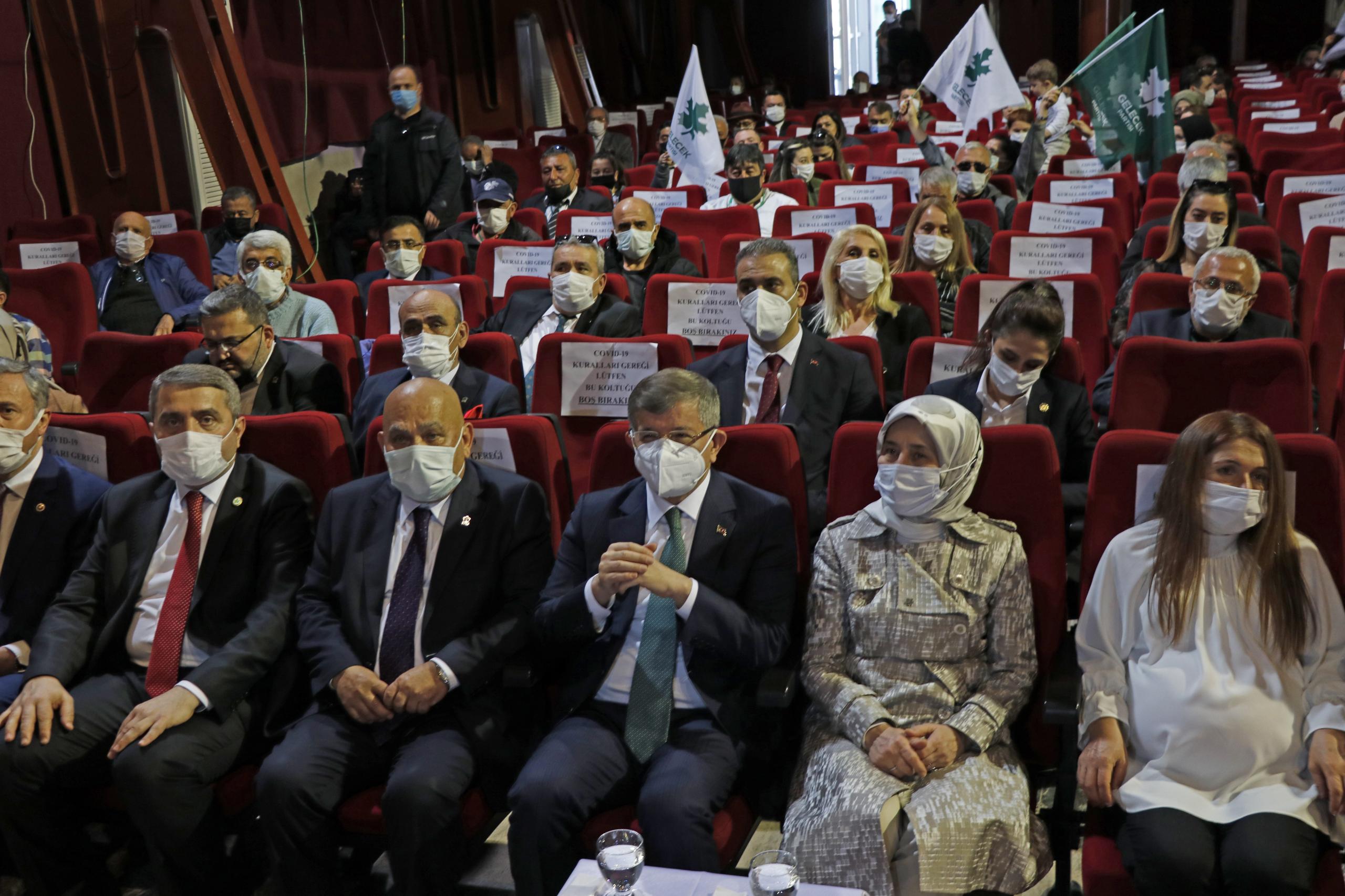 Gelecek Partisi Genel Başkanı Davutoğlu, partisinin Fethiye İlçe Kongresine katıldı